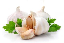 Ученые назвали продукт, который избавит от запаха чеснока