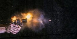 Фотограф «остановил» пулю в момент вылета (ФОТО)