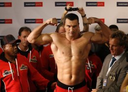 Стала известна дата поединка между Кличко и Леапаи (ВИДЕО)