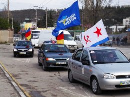 Янукович решил «ударить» автопробегом по Евромайдану