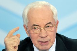 Азаров считает, что "Майданы" лишь к убыткам