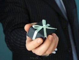 Чиновник, хочешь вернуть подарок - плати