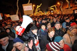 Европейцы недовольны ЕС и устраивают массовые акции протеста (ВИДЕО)