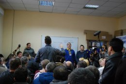 Активистов харьковского Евромайдана забросали петардами и дымовыми шашками (ФОТО)