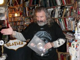 Борьба за Храм Джона Леннона (ВИДЕО)