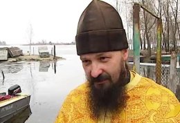 Священники призывают не купаться в одежде (ВИДЕО)