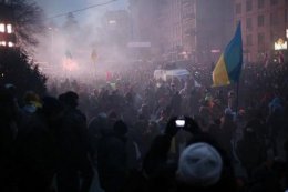 Милиция продолжает прицельно стрелять в журналистов (ВИДЕО)