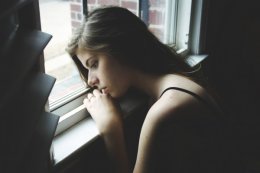 Люди, у которых было счастливое детство, во взрослой жизни подвержены депрессии