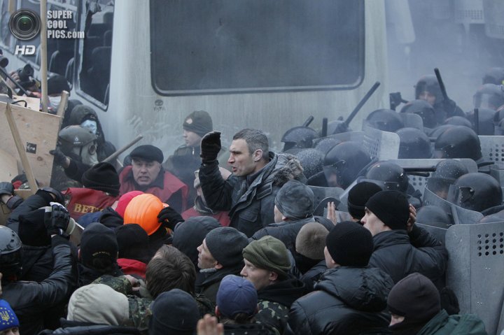 Кровавое Крещение. Хроника Евромайдана (ФОТО)
