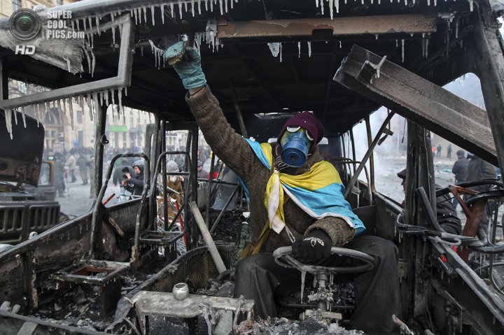 Кровавое Крещение. Хроника Евромайдана (ФОТО)
