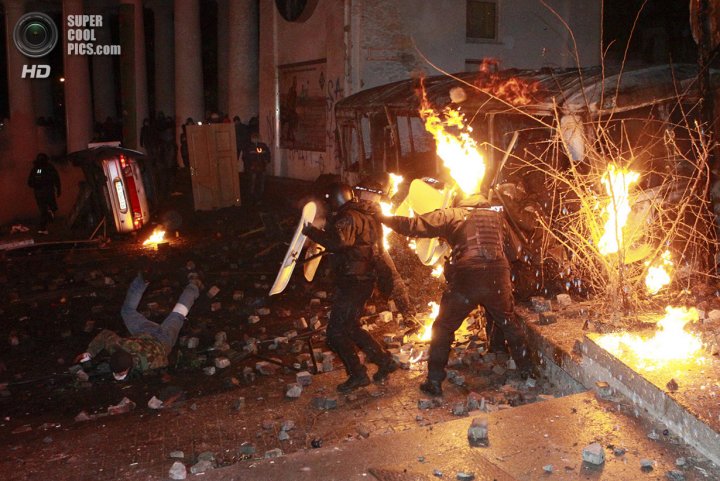 Кровавое Крещение. Хроника Евромайдана (ФОТО)