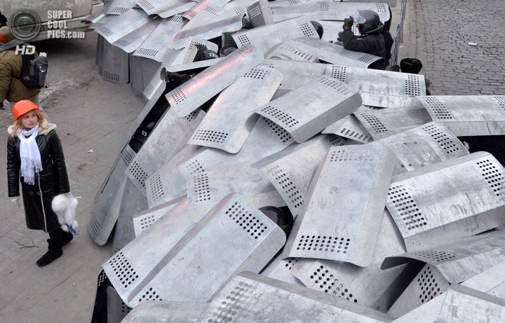 Кровавое Крещение. Хроника Евромайдана (ФОТО)