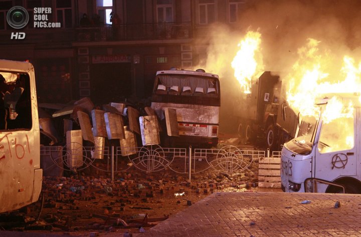Кровавое Крещение. Хроника Евромайдана (ФОТО)