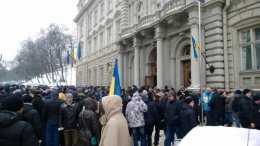Протестующие захватили здание Министерства аграрной политики Украины (ВИДЕО)