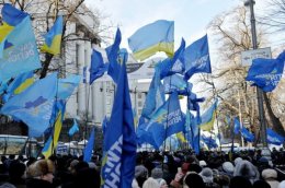 Сторонники Партии регионов призывают выгнать "фашистскую гидру" с площадей Украины (ФОТО)