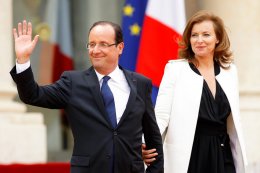 Жена президента Франции разбила антикварную вазу стоимостью в 3 миллиона евро