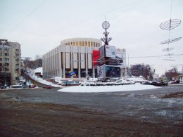 Здание Украинского дома превращают в еще один штаб протеста (ВИДЕО)