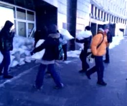 Активисты захватили здание ОГА в Сумах - милиция отступила
