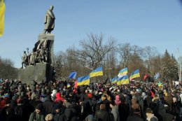 В Харькове в участников Евромайдана бросили взрывпакеты с горохом и шурупами