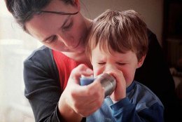 Дети, родившиеся раньше положенного срока, подвержены проблемам с дыханием