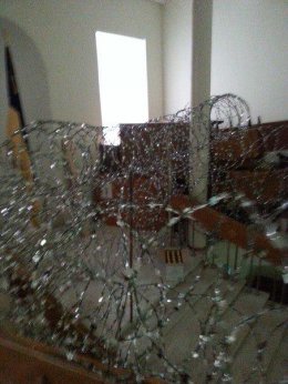 Власти Днепропетровска усилили охрану обладминистрации даже изнутри (ФОТО)