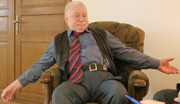 Лех Валенса: "Президентов не меняют на площади"
