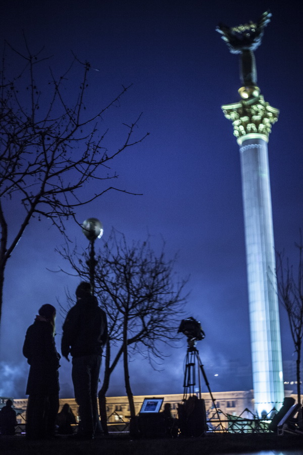 На Майдане вспоминают погибших активистов (ФОТО)