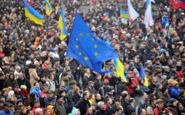 Власти начали отбирать имущество у активистов Майдана