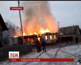 На Черниговщине семья с двумя маленькими детьми осталась без дома (ВИДЕО)