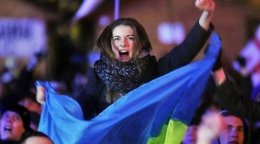 На Майдане сформирован женский боевой отряд "Амазонки" (ВИДЕО)