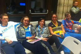 Сочи-2014. Украинские биатлонисты смотрят Церемонию Открытия Игр на диване (ФОТО)