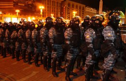 Донецкие телеканалы крутят одни и те же сюжеты в поддержку "Беркута" (ВИДЕО)