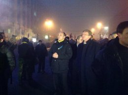 Сегодня ночью Штефан Фюле посетил Майдан и пообщался с оппозицией (ФОТО)