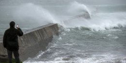 Во Франции из-за непогоды без света остались более 100 тысяч домов