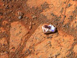 NASA выяснили, откуда рядом с марсоходом Opportunity неожиданно возник камень