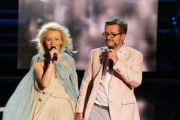 Анна Ходорковская отправила Пономареву плачущий смайл