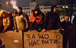 Милиция использует семьи заложников для давления на оппозицию (ВИДЕО)