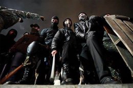 Активисты "Правого сектора" готовятся к уличным боям
