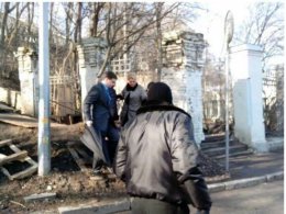 В центре Киева митингующие забросали камнями Раису Богатыреву (ФОТО)