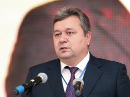 Луганские депутаты требуют от Януковича ввести чрезвычайное положение (ВИДЕО)