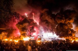 В Киеве пожар разгорелся уже в Доме профсоюзов и торговом центре "Глобус"