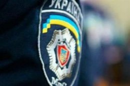 В Ивано-Франковске активисты вынудили "Беркут" без шлемов покинуть здание МВД (ФОТО)