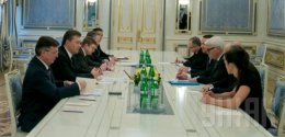 Европейские дипломаты планируют еще одну встречу с Януковичем