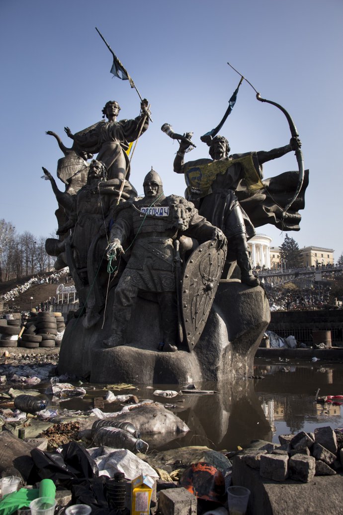 Майдан: новый день - новая жизнь (ФОТО)