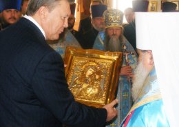Духовные ценности Януковича и Пшонки могут переехать в Михайловский монастырь