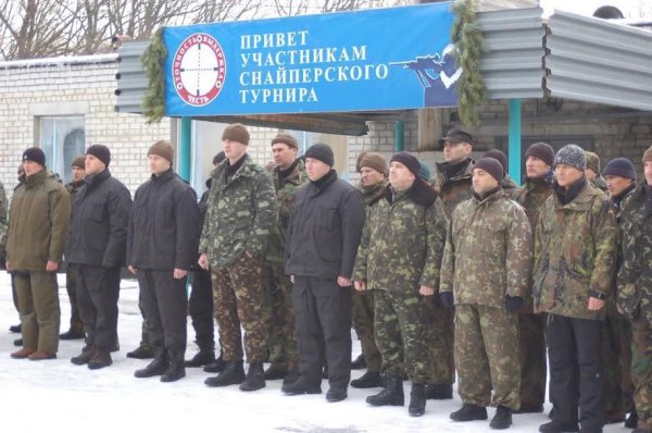 Снайпер в правительственном квартале потерял флешку с личным фотоархивом и документами (ФОТО)
