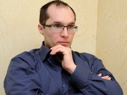 Если по спецназовцам велся огонь, то почему они от него не прятались? (ВИДЕО)