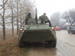 БТРы, которые двигались в Симферополь, развернулись и следуют в обратном направлении