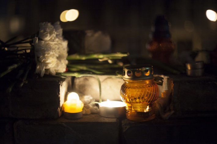 На Майдане вспоминают погибших активистов (ФОТО)