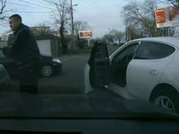 Одесский бизнесмен устроил стрельбу на дороге (ВИДЕО)